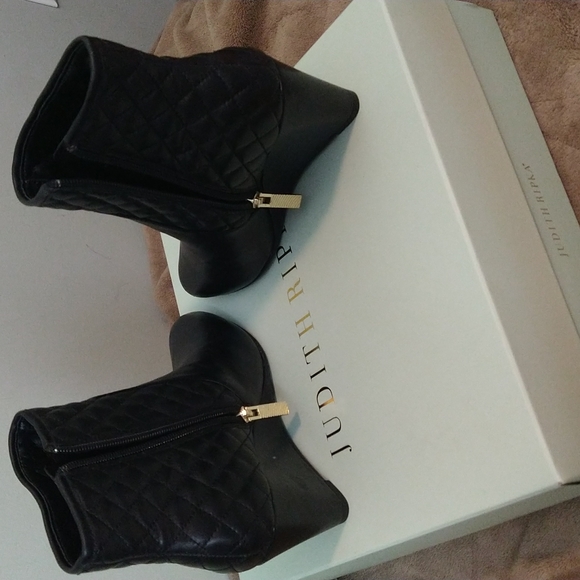 Casual Shoes - Picture 3 of 4